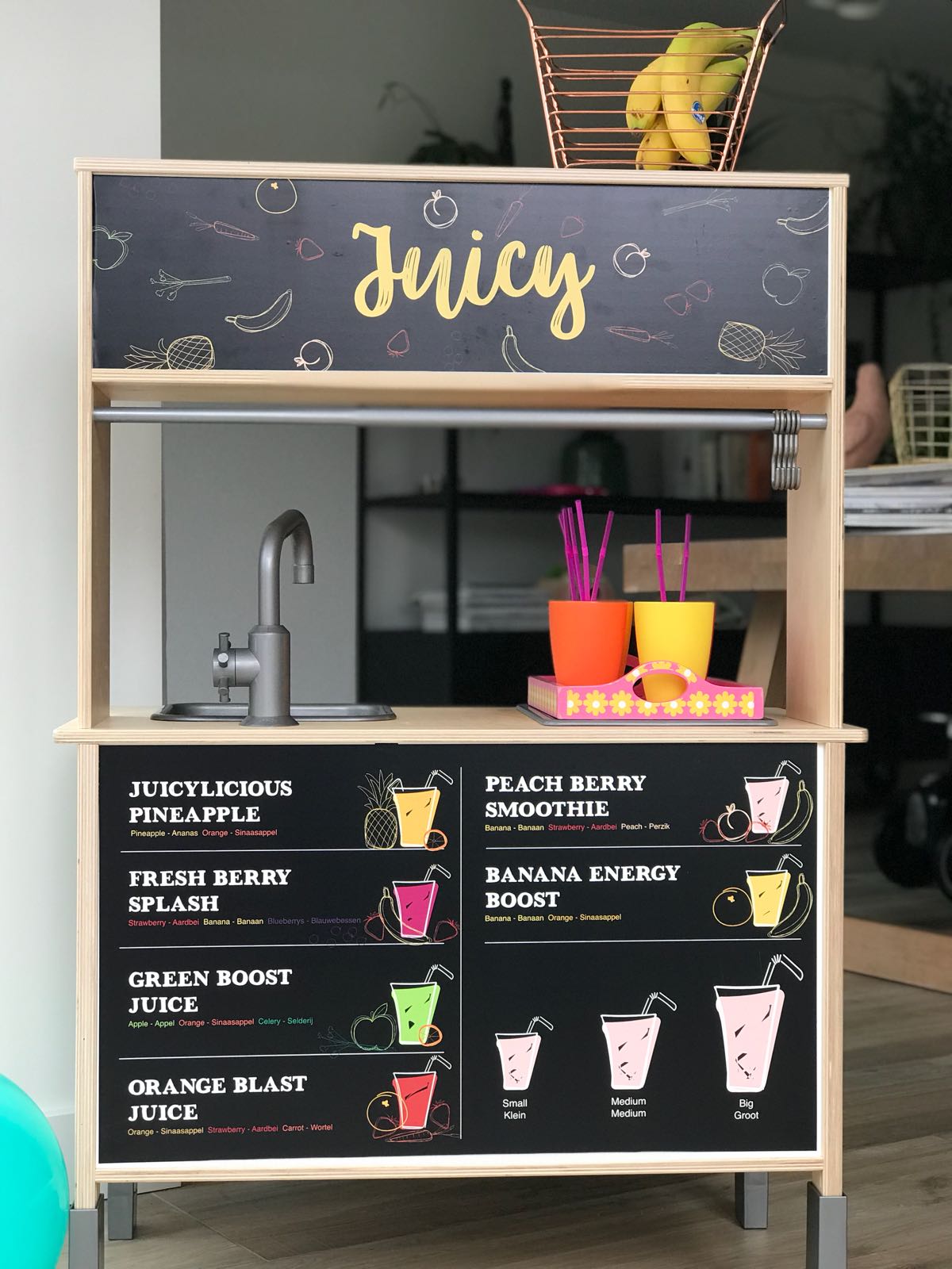 De Juicy Bar stimuleert creativiteit én gezond doen alsof – perfect voor montessori en vrij spel.