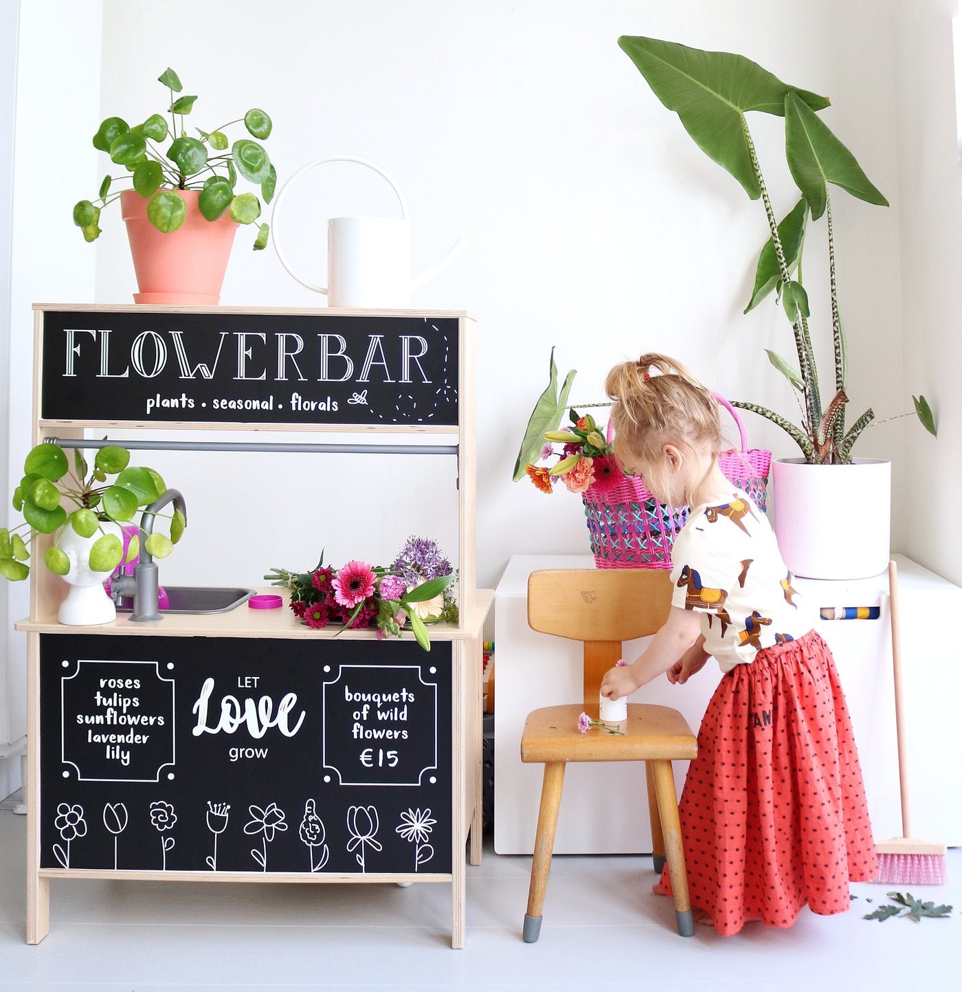 met de sticker set geef je je IKEA Duktig een frisse en fleurige uitstraling. Ideaal voor creatieve speelhoeken.