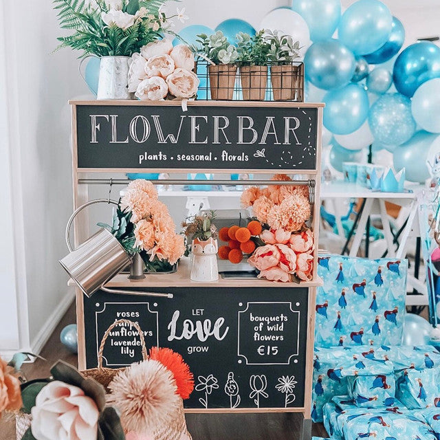 Met deze kleurrijke Flower Bar stickers geef je je kinderkeuken een vrolijke, natuurlijke upgrade.