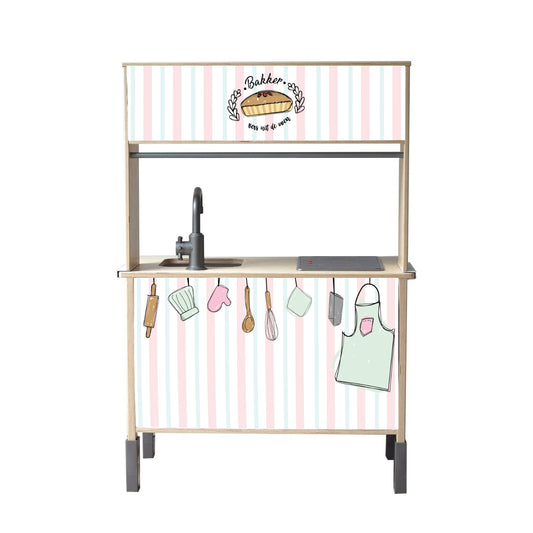 Tover je IKEA Duktig kinderkeuken om tot een gezellige bakkerij vol croissantjes, brood en taartjes. Fantasierijk rollenspel begint hier!