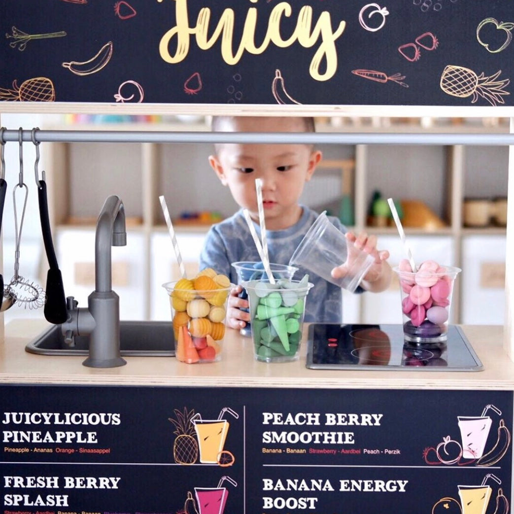 Laat je kind zich helemaal uitleven in zijn of haar eigen smoothiebar. Deze stickers zijn perfect voor interactief spel.